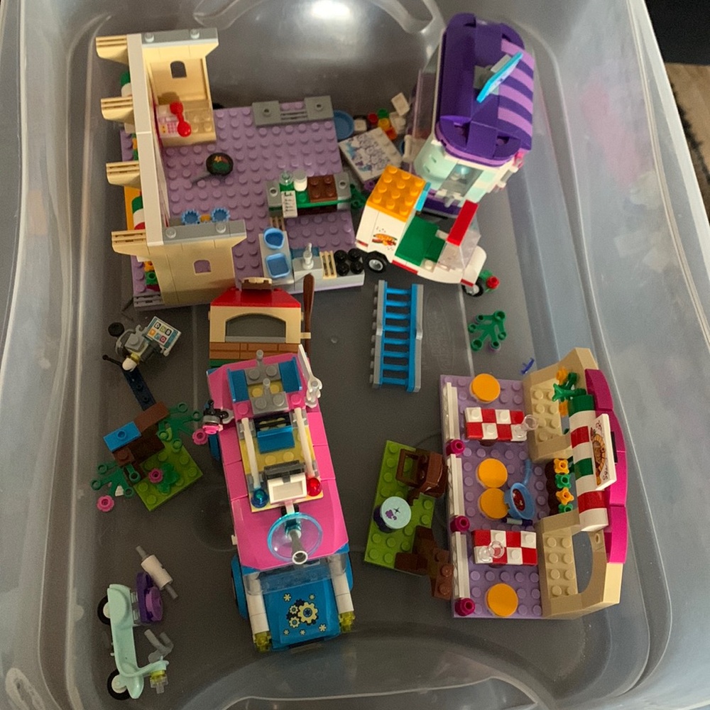Various pieces of lego sets